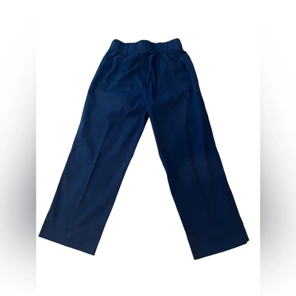J crew 
Navy chino pants 
Size petite small
Waist 13 1/2”
Inseam 24 1/2” - Picture 3 of 5